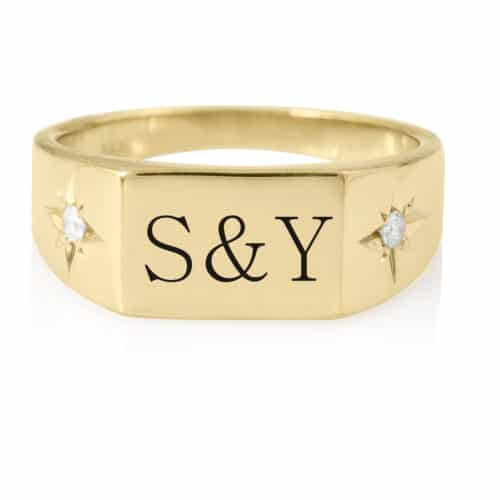 טבעת חותם מלבנית עם יהלומים בצדדים