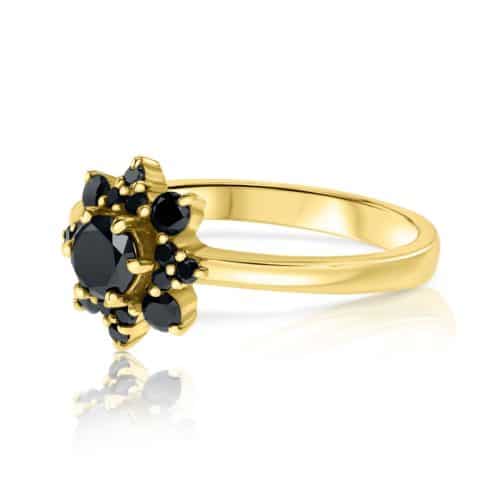 טבעת פרח משובצת יהלומים שחורים