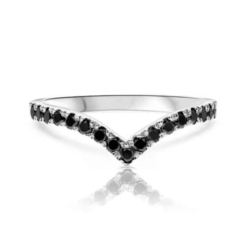 טבעת V משובצת יהלומים צפופים