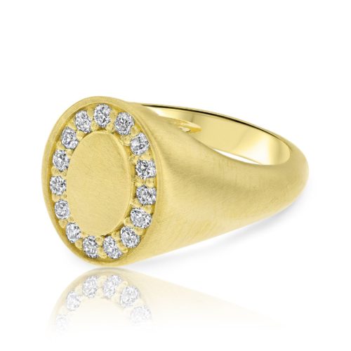 טבעת חותם אליפסה משובצת יהלומים לבנים