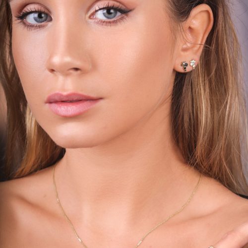 טבעת וינטאג׳ משובצת יהלומים לבנים ושחורים