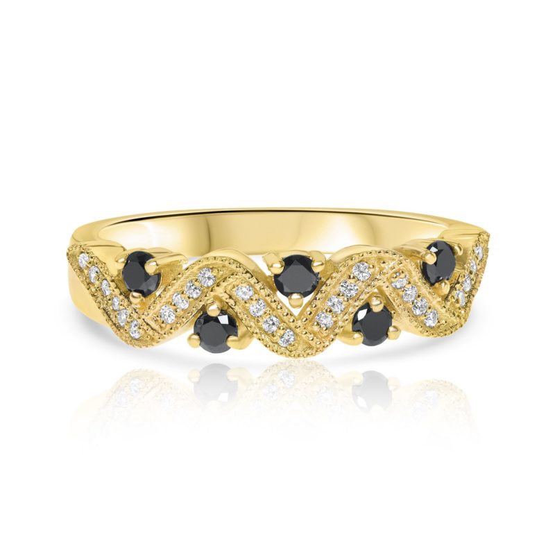 טבעת וינטאג׳ משובצת יהלומים לבנים ושחורים