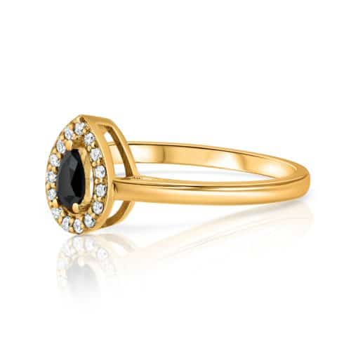 טבעת יהלום שחור בחיתוך טיפה עם יהלומים לבנים מסביב