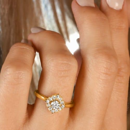 טבעת פרח וינטאג׳ יהלומים לבנים