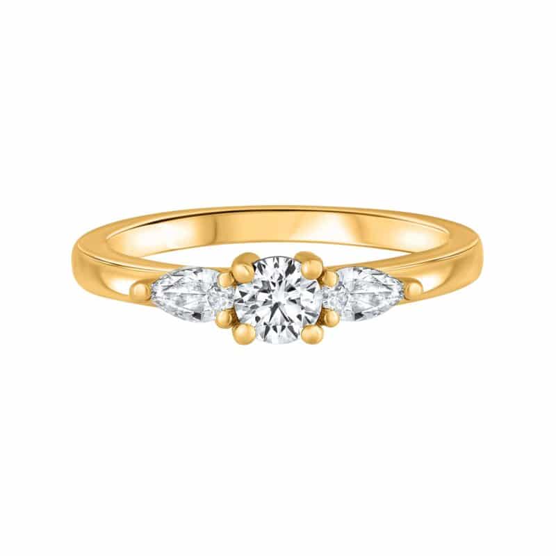 טבעת 3 יהלומים לבנים עם יהלומי טיפה בצדדים
