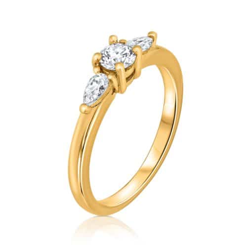 טבעת 3 יהלומים לבנים עם יהלומי טיפה בצדדים