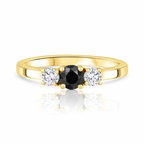 טבעת 3 יהלומים מושלמת עם יהלום מרכזי שחור