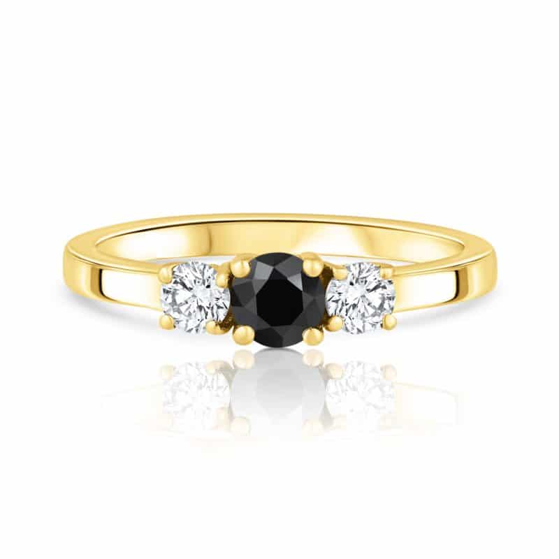 טבעת 3 יהלומים מושלמת עם יהלום מרכזי שחור