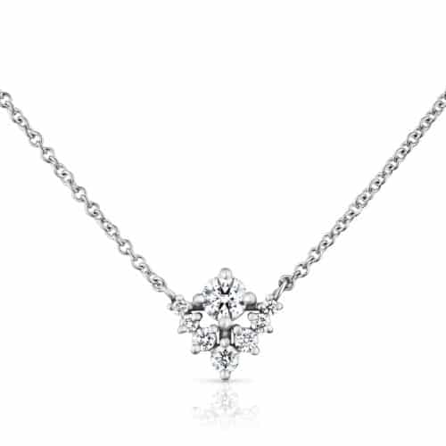 שרשרת מניפת משולש צמוד משובצים יהלומים לבנים