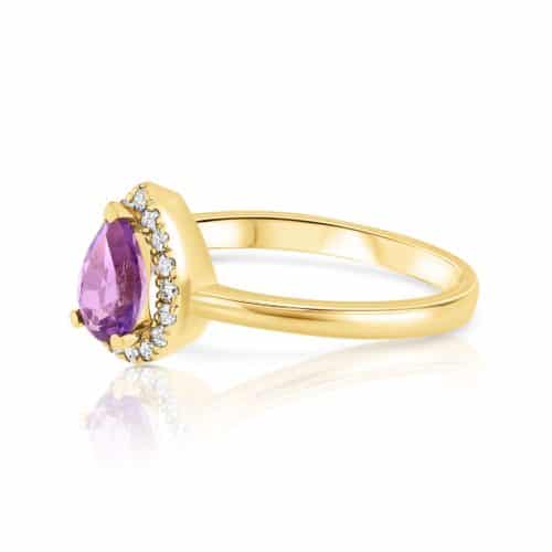 טבעת אבן אמטיסט סגולה בחיתוך טיפה ויהלומים לבנים מסביב