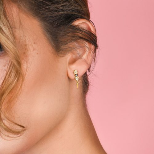 עגילים גיאומטרים יהלומים עם קונוס זהב תלוי