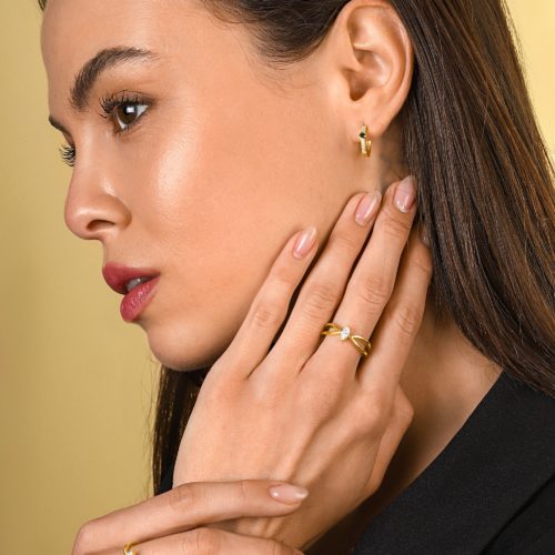 טבעת v פתוחה עם יהלום מרקיזה לבן