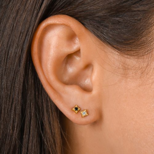 עגילי מעויין זהב עם יהלומים לבנים