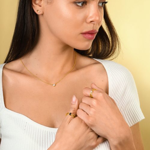 עגילי מעויין זהב עם יהלומים לבנים