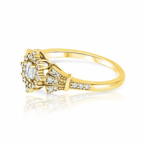 טבעת וינטאג׳ מטורפת עם יהלום אמרלד לבן