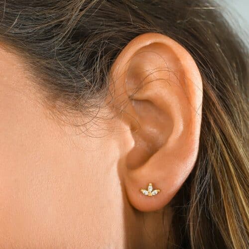 עגיל עדין 3 יהלומים מרקיזה מושלמים