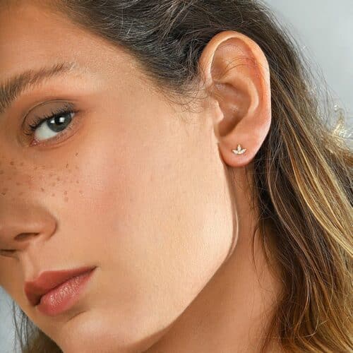 עגיל עדין 3 יהלומים מרקיזה מושלמים