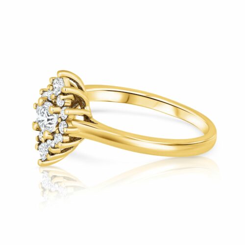 טבעת פרח עם יהלומי פרינסס לבנים