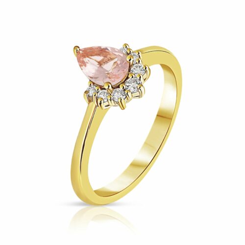 טבעת עם אבן מורגנייט ורודה בחיתוך טיפה וכתר יהלומים לבנים