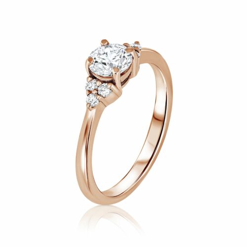 טבעת חצי קארט יהלום לבן עם 6 יהלומים לבנים בצדדים - יהלומי מעבדה