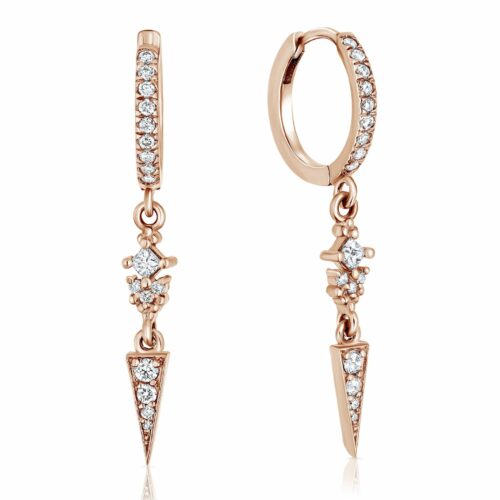 עגילי חישוק משובצים יהלומים לבנים עם יהלום פרינסס לבן תלוי ו3 יהלומים עגולים מחוברים לקונוס משובץ יהלומים