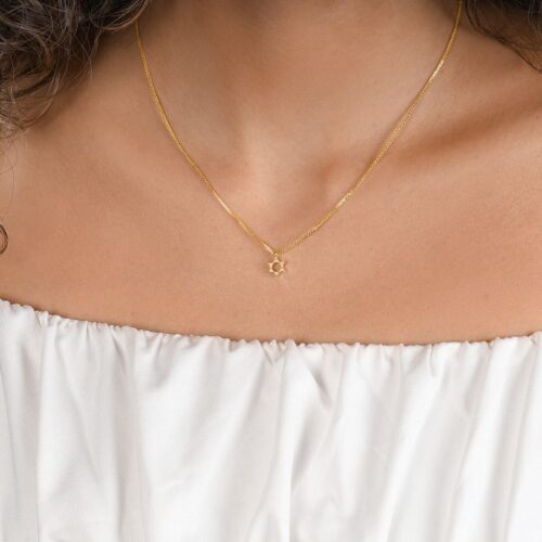 שרשרת מגן דוד קטנה עם יהלומים לבנים