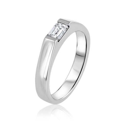 טבעת חותם עדינה עם יהלום מעבדה לבן בחיתוך אמרלד