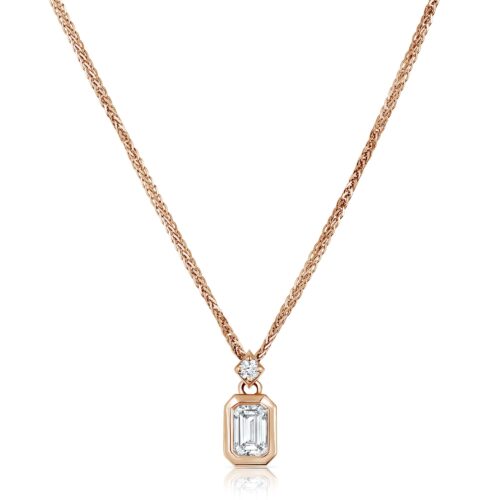 שרשרת יהלום מעבדה לבן בחיתוך אמרלד עם מסגרת זהב מושלמת ומעויין מעוצב מעל