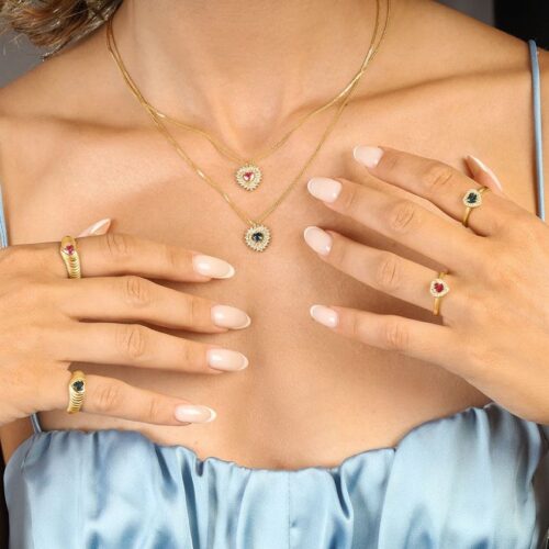 שרשרת לב טורמלין ורוד עם מסגרת מיוחדת של יהלומים לבנים מסביב