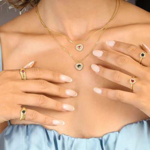 שרשרת לב טורמלין ורוד עם מסגרת מיוחדת של יהלומים לבנים מסביב