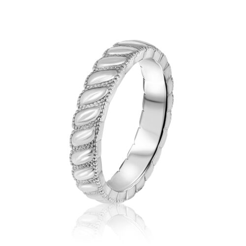 טבעת גלי זהב מעוצבת עם נקודות זהב עדינות