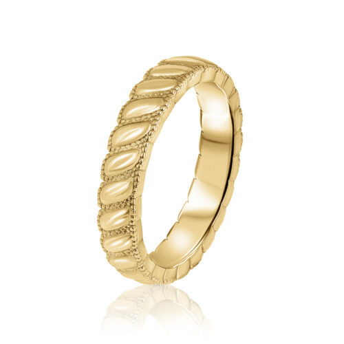 טבעת גלי זהב מעוצבת עם נקודות זהב עדינות