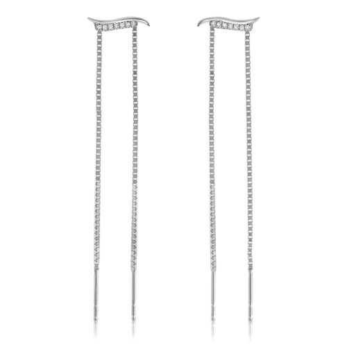 אין מחרפן כזה נכון? מאז העגיל קשת הכפול ל 2 חורים היה לי ברור שיש פה משהו שפשוט לא נראה בשום מקום אחר ואני חייבת לייצר לו עוד גרסה. איך שהוא יצא פשוט גנבתי לעצמי אחד כזה כי לא יכולתי לעמוד בקסם הזה! עגיל עם קו זהב עדין ומושלם שמתחתיו פס יהלומים עדינים מה שיוצר קונטרסט מדהים בין הזהב ליהלומים. בדיוק ל 2 חורים (אין צורך ברווח קבוע בין 2 החורים - זה חלק מהקסם) לעגיל מחוברת שרשרת סופר עדינה אבל גם סופר נוכחת ונוצצת, כך שעם כל תנועה של הראש הם זזים ויוצרים עיניים. והמראה סופר אלגנטי, לא מתאמץ - העגיל שכולם ישאלו אתכן מאיפה הוא - באחריות! העגילים נמכר כעגיל בודד העגיל עשוי זהב 14 קארט בעבודת יד, ניתן לבחור את צבע הזהב (צהוב / לבן /אדום) זמן הכנת העגיל 14 ימי עבודה. העגיל מגיעה עם תעודת אחריות והסבר איך לשמור על התכשיט לאורך זמן. יש לך שאלות? מתלבטת על מידה? אנחנו זמינים בוואצטאפ (אייקון בצד שמאל למטה)