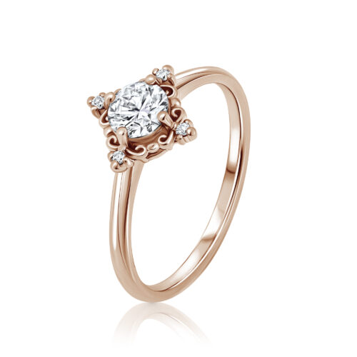 טבעת יהלום במסגרת וינטאג׳ עדינה עם 4 יהלומים קטנים בצדדים