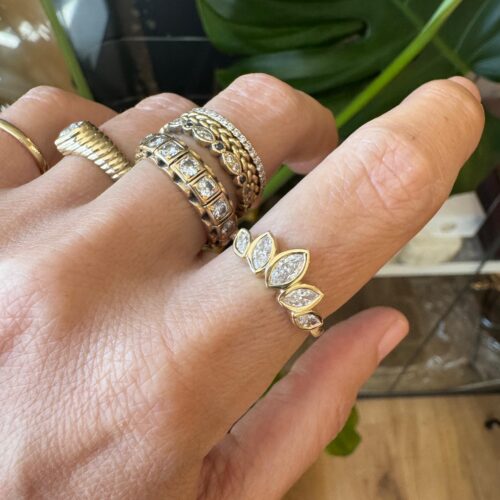 טבעת כתר עם 5 יהלומים לבנים בחיתוך מרקיזה