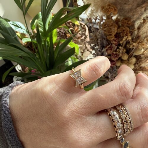 טבעת פפיון יהלומים נדירה של שני קוגמן