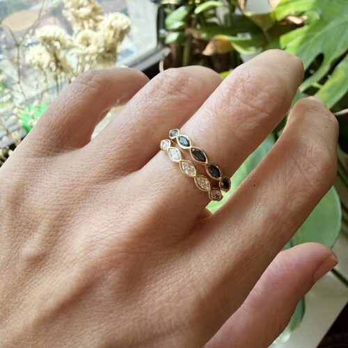 טבעת 5 יהלומי לבנים מרקיזה במסגרת זהב עדינה