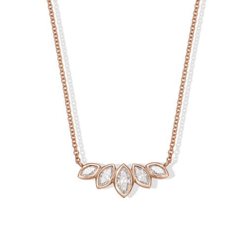 שרשרת 5 מרקיזות עם מסגרת זהב עדינה בקומפוזיציה מושלמת