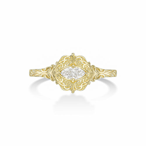 טבעת יהלום מרקיזה לבן עטוף בזהב עם אלמנטים של וינטאג׳