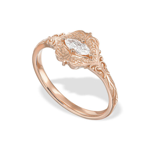 טבעת יהלום מרקיזה לבן עטוף בזהב עם אלמנטים של וינטאג׳