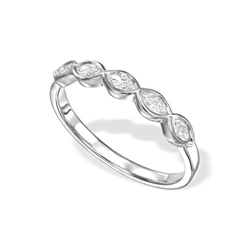 טבעת 5 יהלומי לבנים מרקיזה במסגרת זהב עדינה